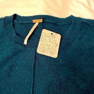 NWT Free People Women’s XS Cashmere and silk sweater.